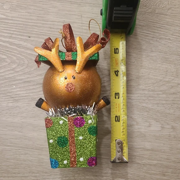 Rudolph present ornament - Picture 7 of 7